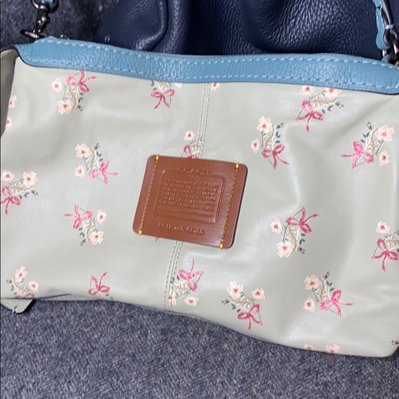 Hello! Welcome to our Nltique closet! - Picture 4 of 8